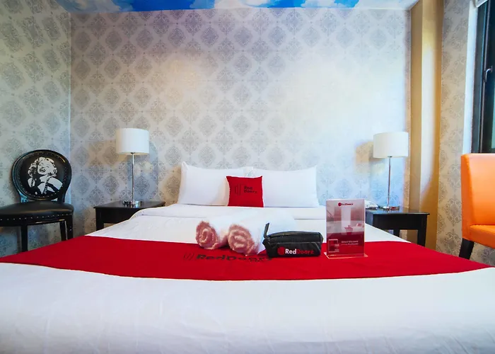Reddoorz @ Aguirre Ave Bf Homes 3* Manila