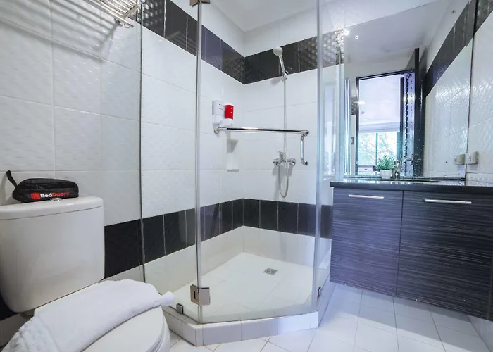 Reddoorz @ Aguirre Ave Bf Homes 3* Manila