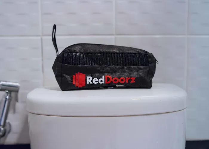 Reddoorz @ Aguirre Ave Bf Homes Hotel 3*