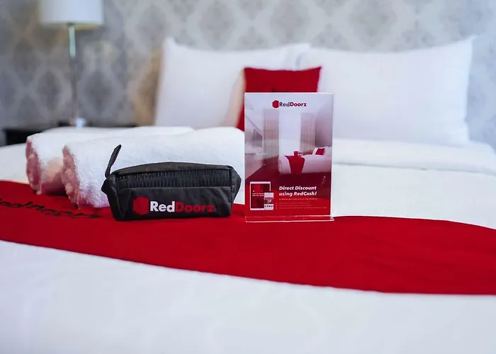 Reddoorz @ Aguirre Ave Bf Homes Manila