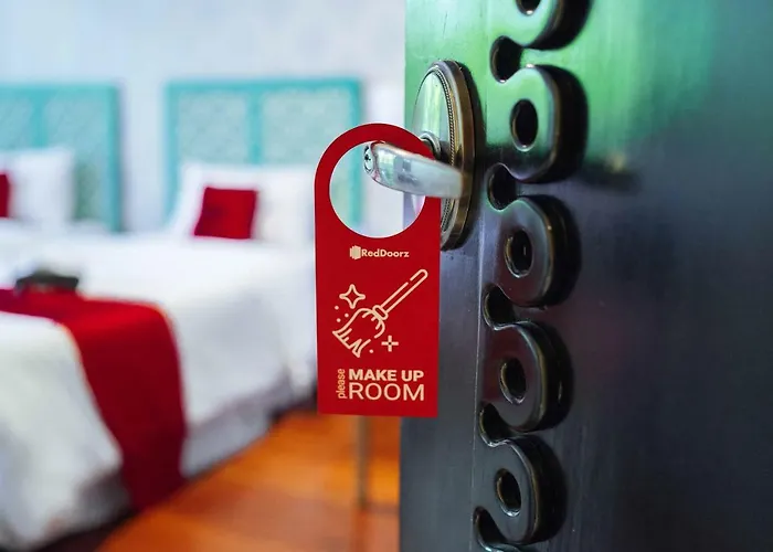 Hotel Reddoorz @ Aguirre Ave Bf Homes Manila