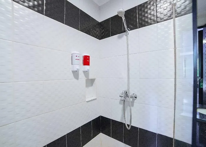 Reddoorz @ Aguirre Ave Bf Homes Hotel Manila